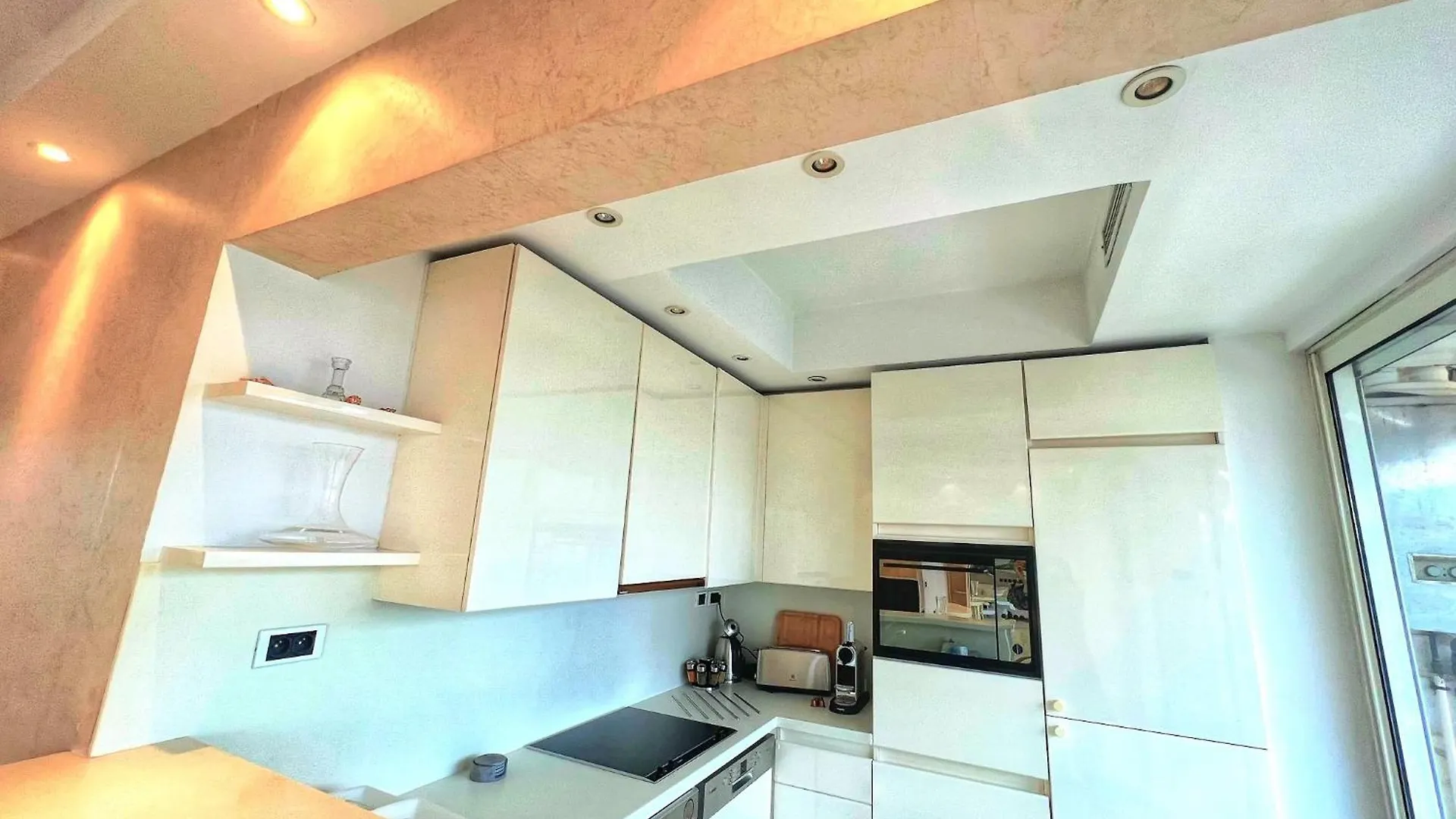 Colony Apartment With Parking, By Welcome To كان